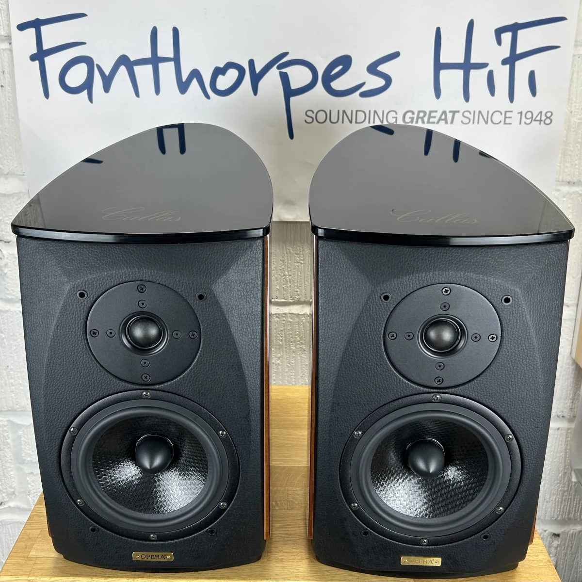 Opera Callas Bookshelf Speakers - Mahogany - Preowned